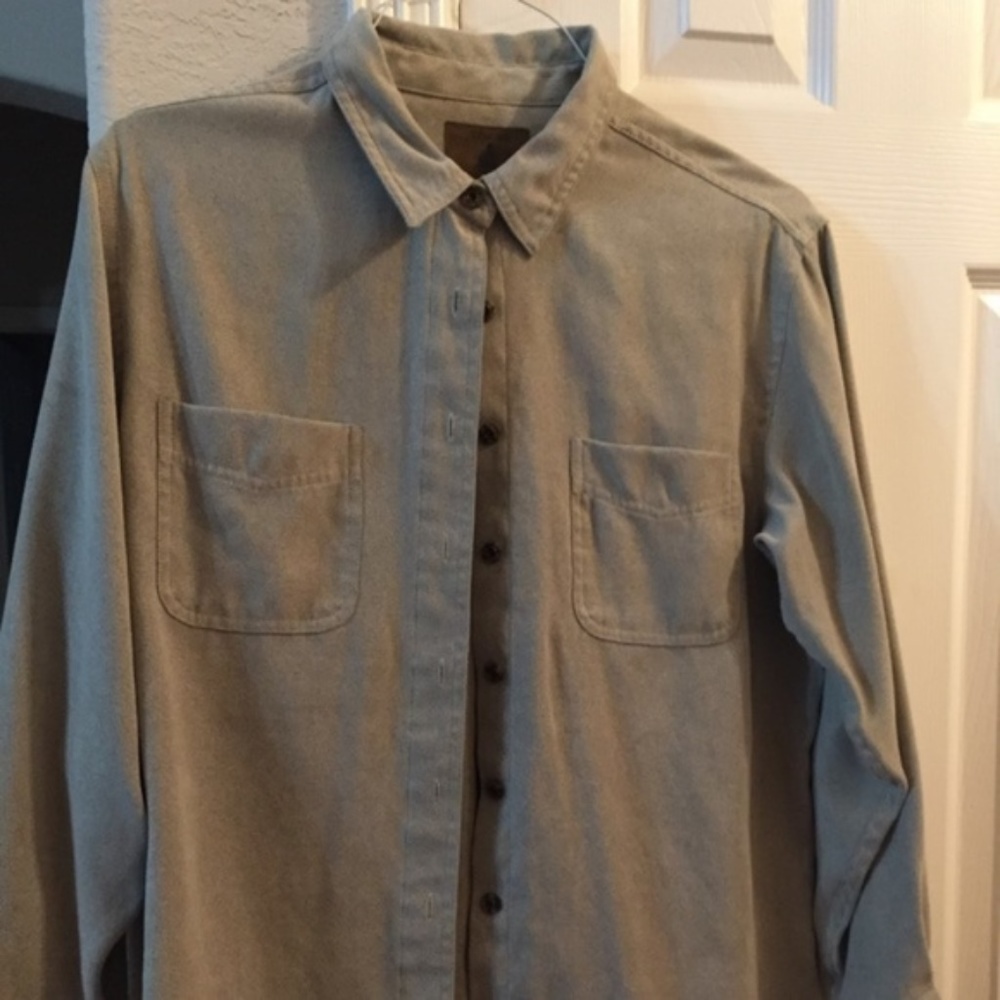 St. Johns' Bay lg sleeve button up beige shirt